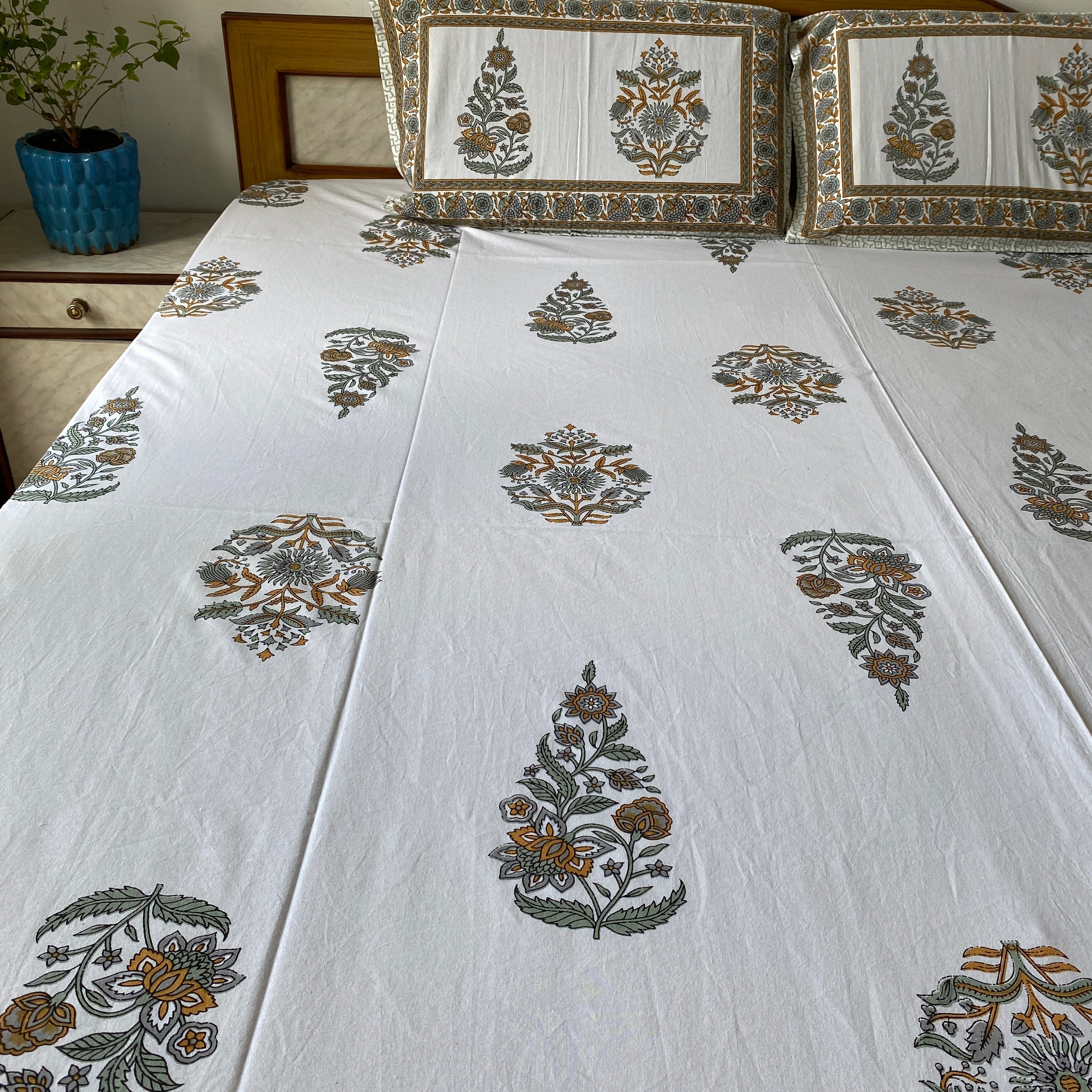 Kashtha Bedsheet Set 100% Cotton, King Size, 100" x 108"